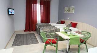 Гостиница Локация Краснодар Большой двухместный номер c 1 кроватью или 2 отдельными кроватями-5